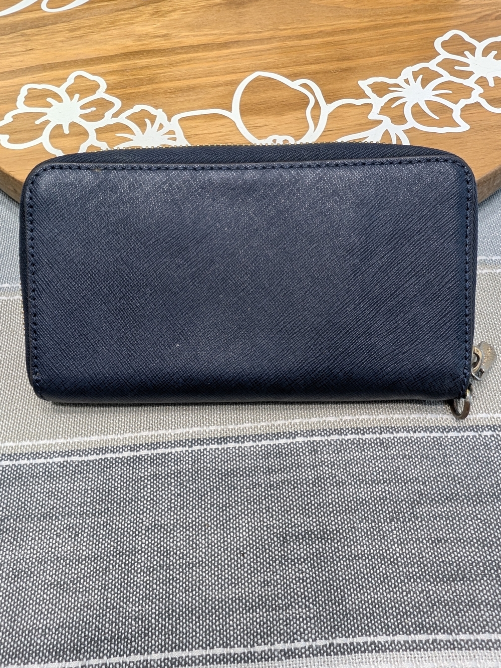 Michael Kors Navy Saffiano Zip-Around Wallet with Gold Logo - Picture 2 of 4